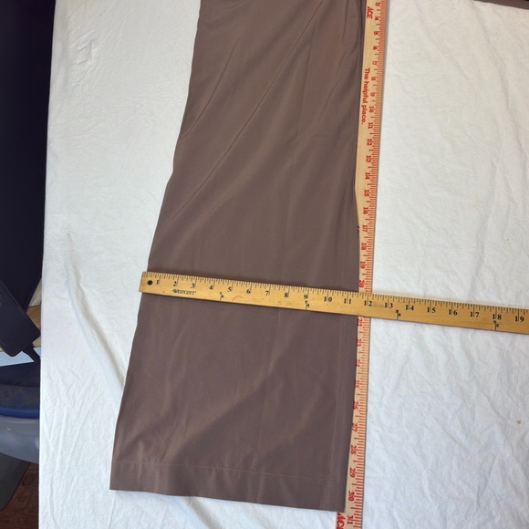 Lululemon Swift Wide Leg Mid Rise Pant Size 2 Taupe/Brown Zip Pockets - Picture 5 of 8